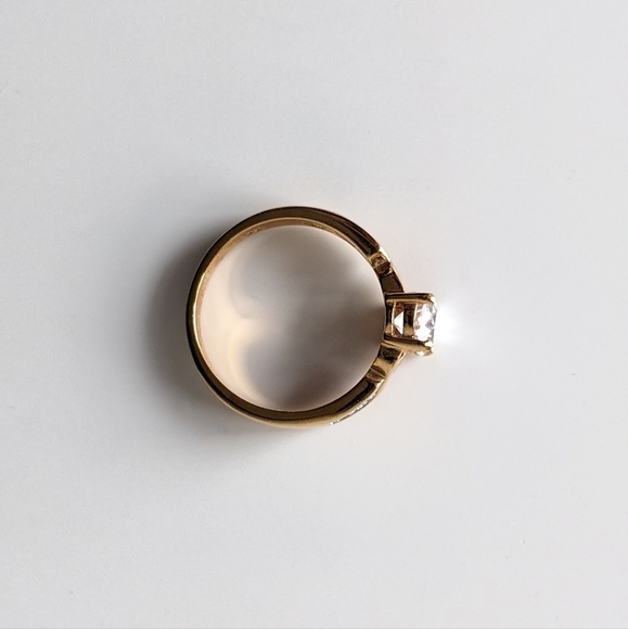 Oval Austrian Crystal Vintage Ring in Double Gold Coated Setting - Picture 6 of 8